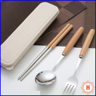 Bộ đũa + thìa + dĩa cán gỗ tiện dụng { H }