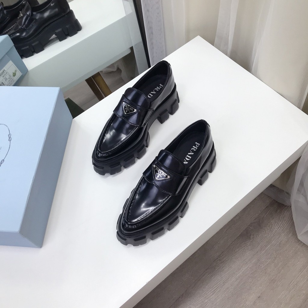 Giày oxford cao cấp da thật PRADA cá tính và phong cách, mang đến hơi thở thời trang mới | BigBuy360 - bigbuy360.vn