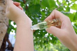 Tinh dầu dạng lăn đu bai