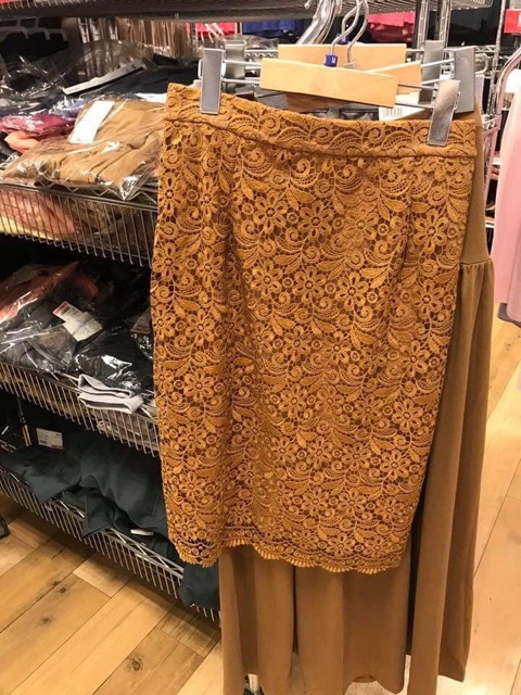 Chân váy ren uniqlo nhật