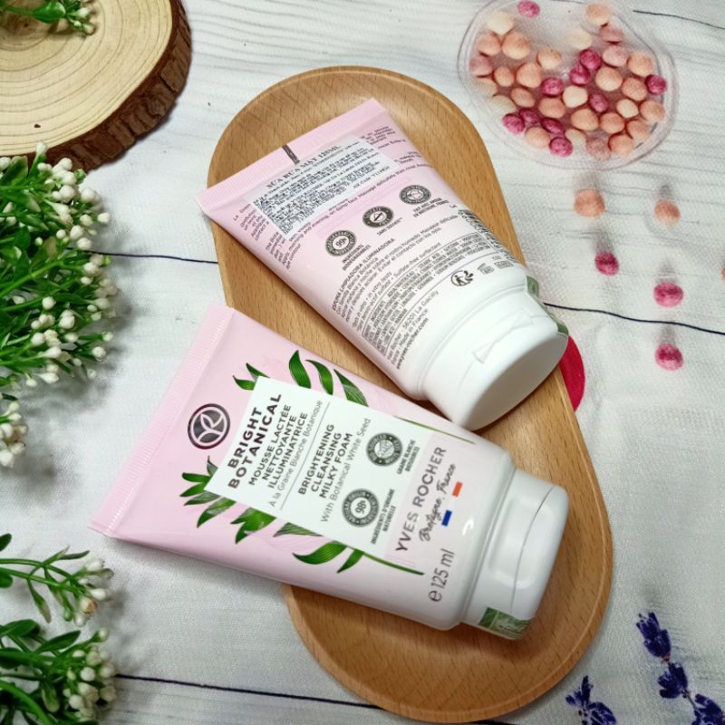 Mẫu mới Sữa rửa mặt sáng da - Cleansing Mousse 125ml - White Botanical - Yves Rocher