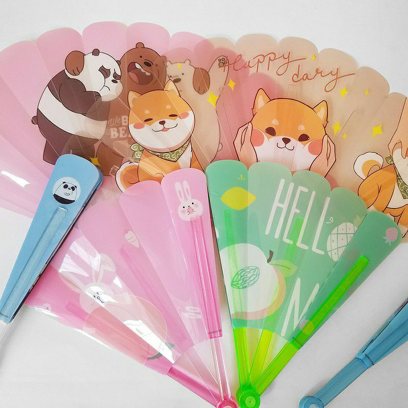 Quạt nhựa gấp gọn cầm tay dễ thương