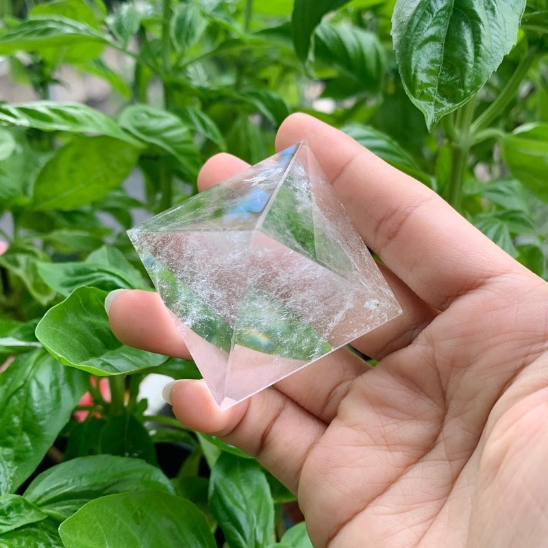 Kim tự tháp Clear quartz