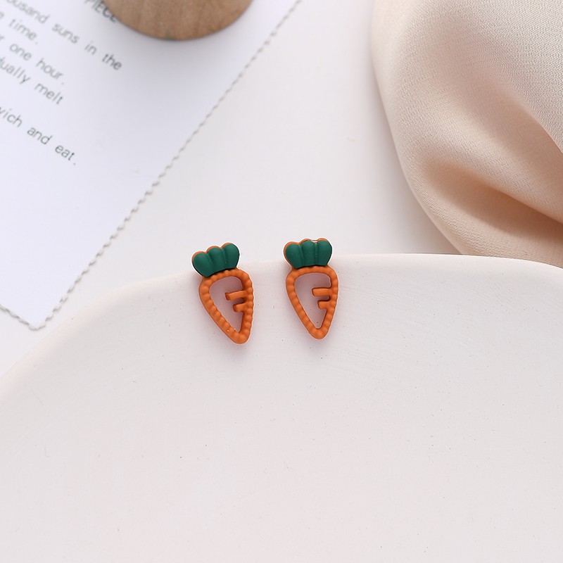 Bông tai hình củ cà rốt hoạt hình đáng yêu