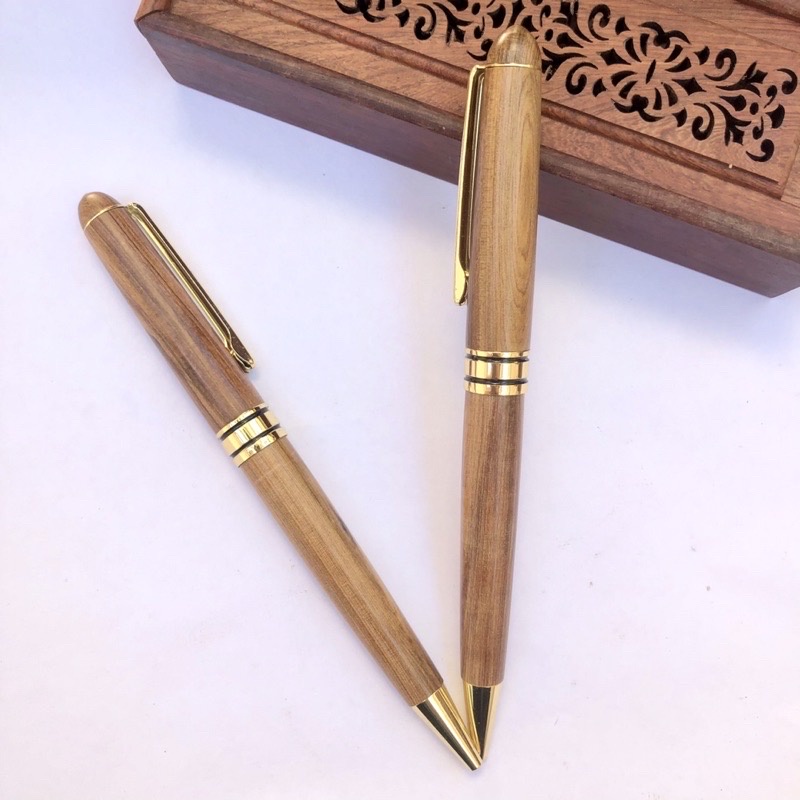 Bút kí gỗ Tô Hợp Bách nắp xoay - Bút kí Doanh Nhân - thơm mùi gỗ , vân đẹp mang lại may mắn và bình an |PE994X|