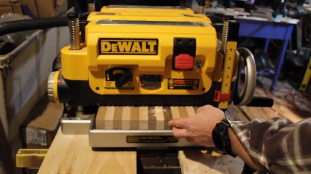 DW735 Máy bào cuốn Chính hãng Dewalt