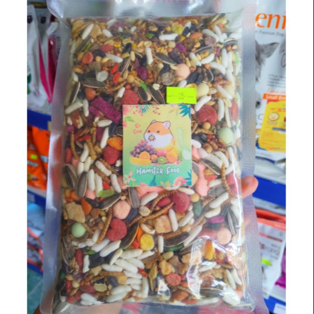 Thức ăn hamster giàu đạm và vitamin
