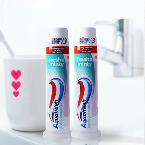 Kem đánh răng Aquafresh Family Protection Fresh and Minty Toothpaste dạng ống 100ml