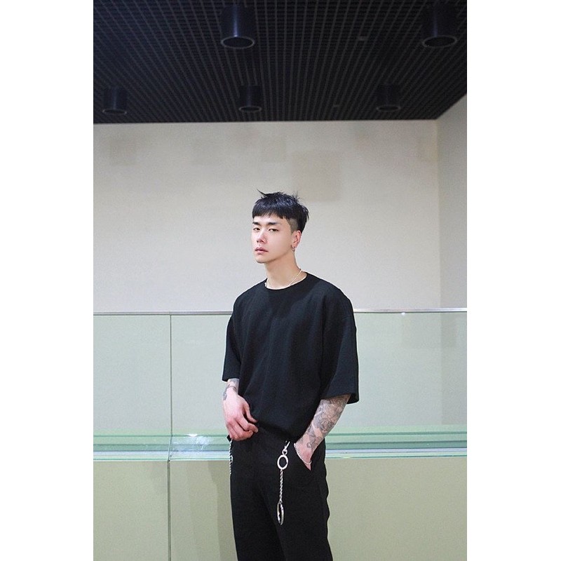 Áo thun trơn tay lỡ WEARIT basic form rộng nam nữ hai màu đen trắng | BigBuy360 - bigbuy360.vn