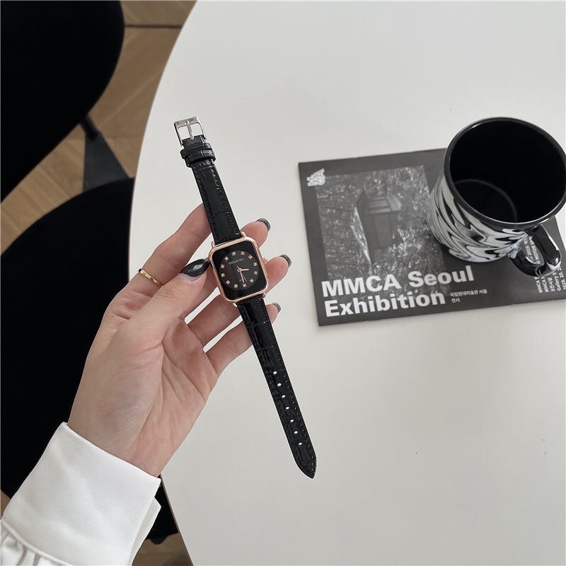 Đồng hồ nữ mặt vuông 28mm giá rẻ dây da full box thời trang Hàn Quốc có chống nước - SULADOU