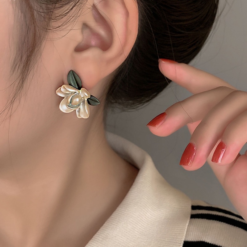 Bông Tai Hình Hoa Phong Cách retro Xinh Xắn Cho Nữ