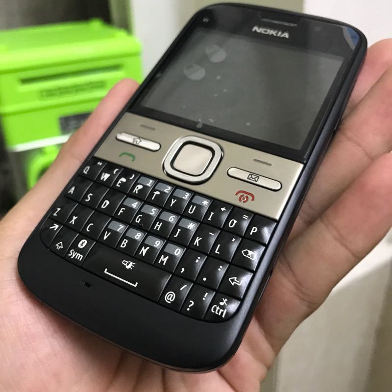 Điện thoại cổ Nokia e5 00 có pin và sạc giá rẻ bảo hành 12 tháng