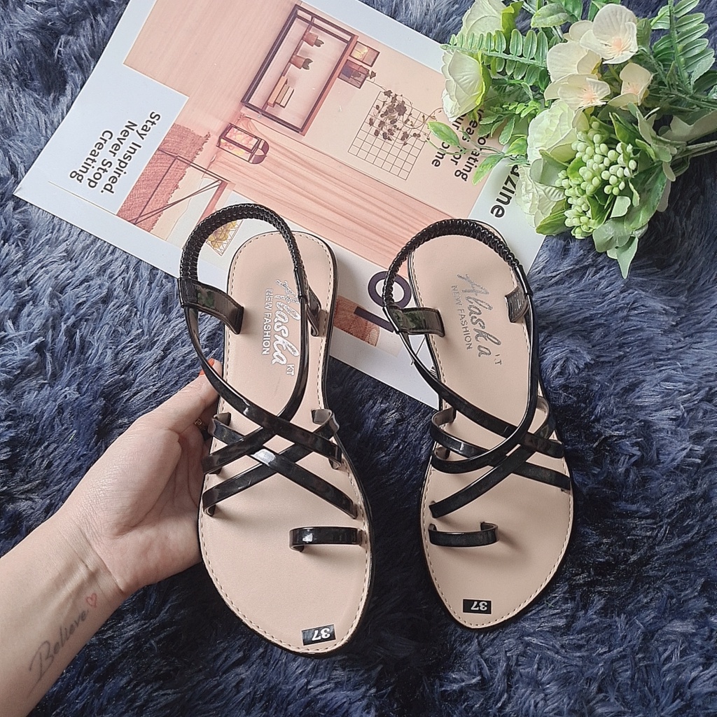Sandal nữ đế bệt xỏ ngón quai chéo STYFANI, dép quai hậu, đi học, đi chơi, đi biển