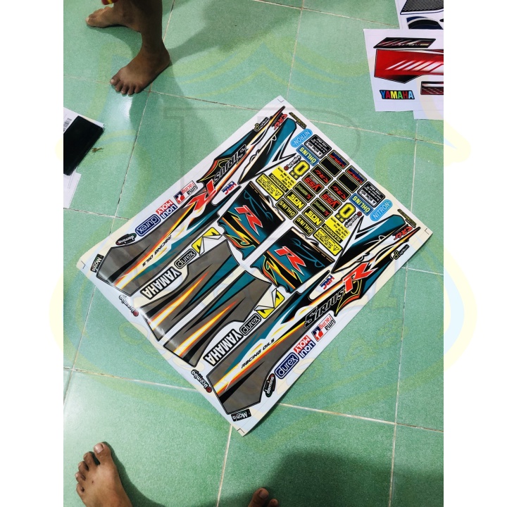 ( Quí khách vui lòng mang ra tiệm cho thợ dán ) Tem SIRIUS CHẾ XANH ĐEN