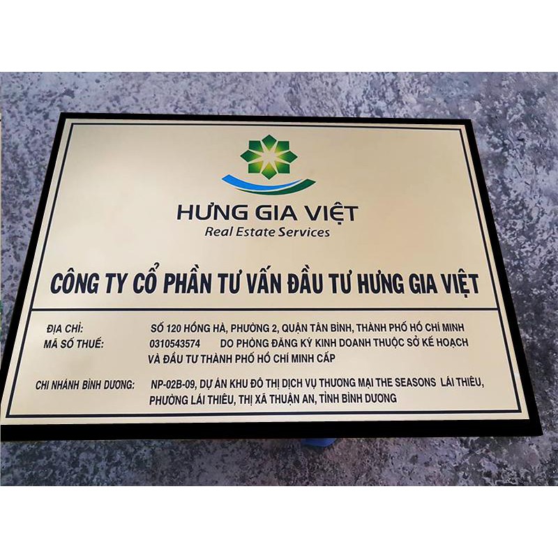 BIỂN CÔNG TY BẰNG INOX ĐẾ MICA GIÁ RẺ TẠI HÀ NỘI