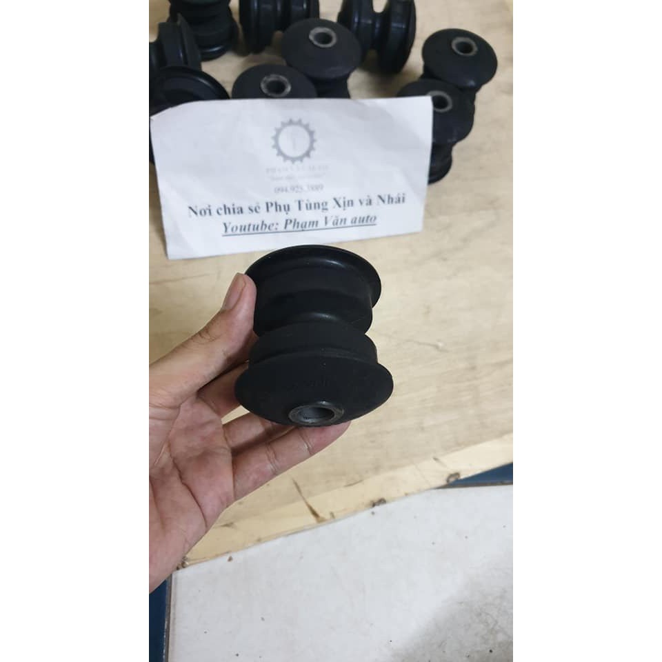 Cao su ắc nhíp Ford Transit CHÍNH HÃNG phía sau mã 6C115719AA Phạm Văn auto