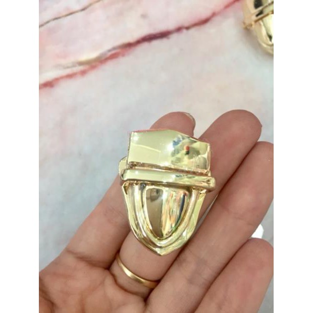 Khoá sập túi xách