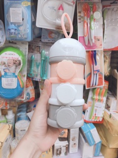Hộp chia sữa Doux Bebe, 3 ngăn có quai