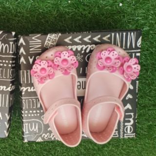 Giày nhựa thơm bé gái size