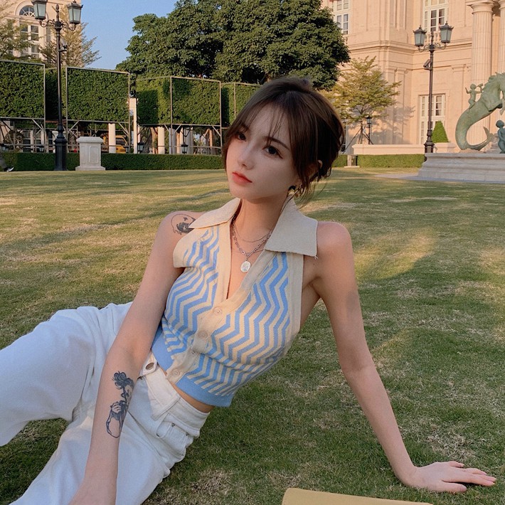 Áo Dệt Kim Cổ Yếm Phong Cách Hàn Quốc Xinh Xắn Dành Cho Nữ