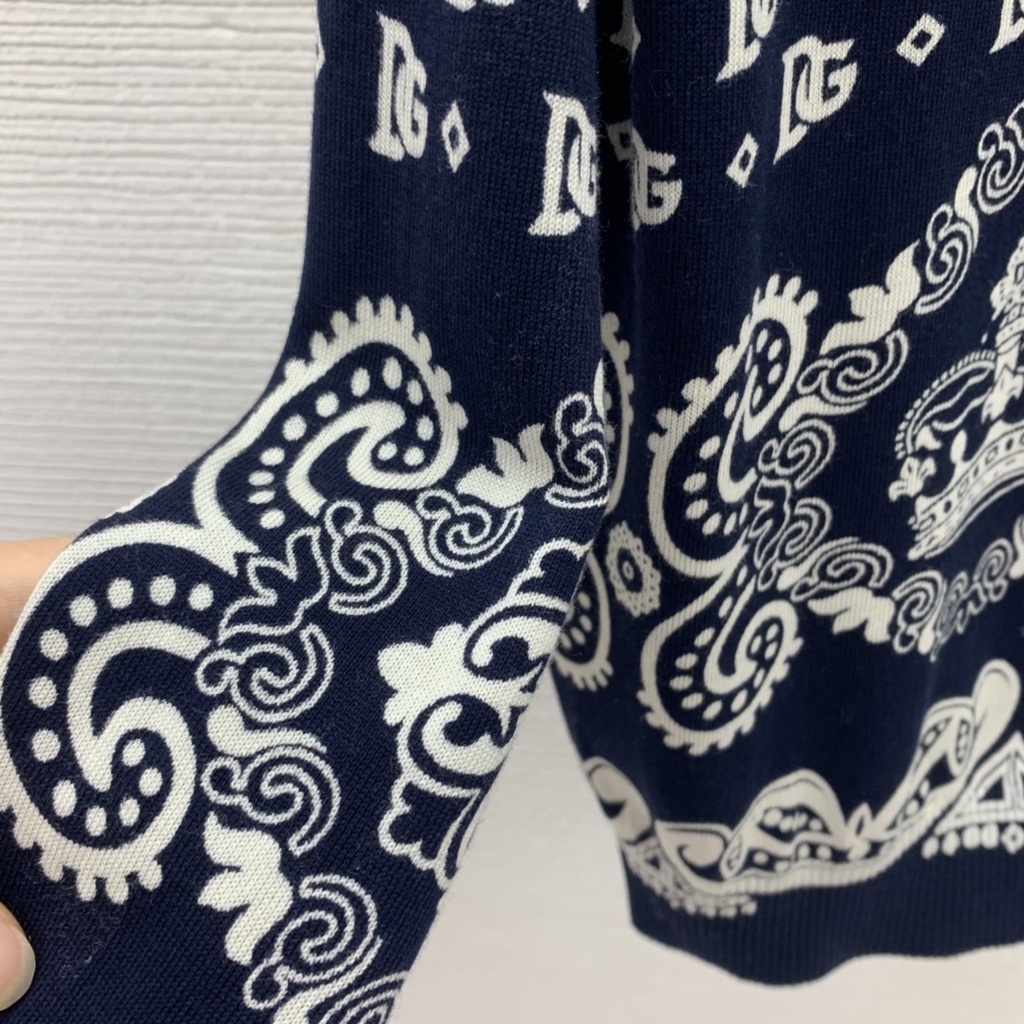 Áo khoác len cardigan Dolce&Gabbana D&G với chất liệu cao cấp, nhẹ