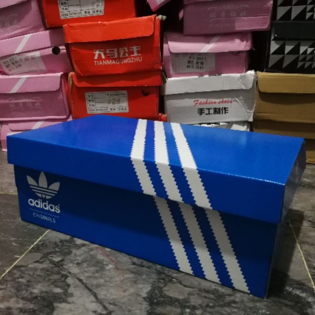 Hộp giầy adidas xanh dương xịn