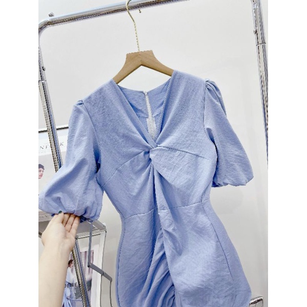 Váy tiểu thư dúm đuôi cá xoè dáng dài dễ thương.Đầm xanh chất đũi nhẹ mát, tay bồng 2 lớp.