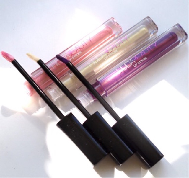 Son bóng HUDA BEAUTY Lip Strobe lipstick (Snobby Enchanting Posh Ritzy Angelic Charmed Starcrossed Hypnotic Bewiched...)