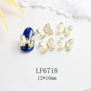 Cham b ướm ngọc gắn móng nail