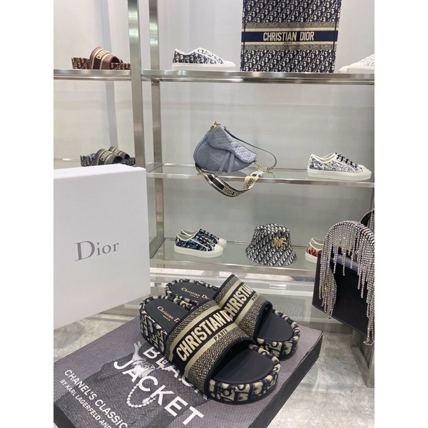 dép thời trang nữ tăng chiều cao quai ngang in logo chữ dior CD