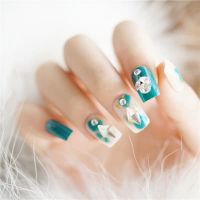 Móng tay giả gồm 24 móng mẫu bất kì khách tự chọn
