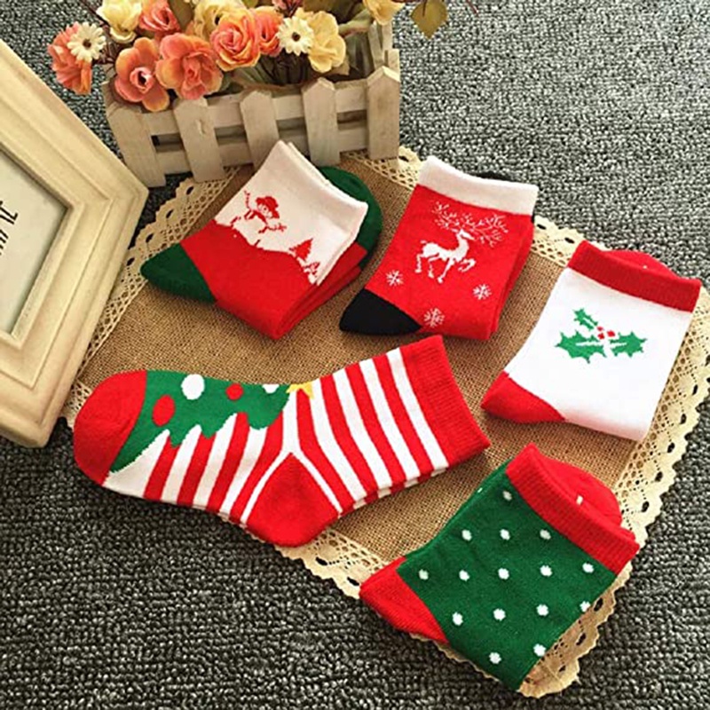 Set 5 đôi tất chống trượt họa tiết giáng sinh dễ thương cho bé