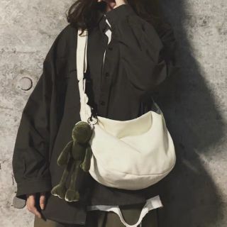 Túi vải đeo chéo+ gấu 02 màu unisex- order
