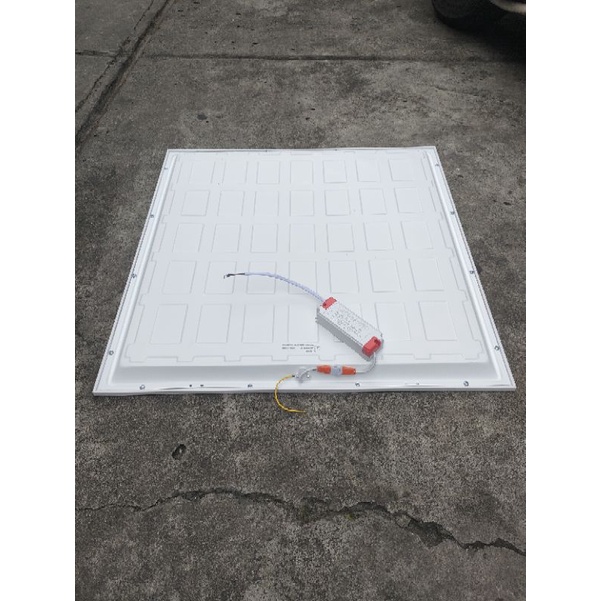 Đèn Led Panel Tấm Vuông 600 x 600 60W âm trần thạch cao sáng thẳng ở giữa tăng phô nhựa lắp nhà xưởng văn phòng