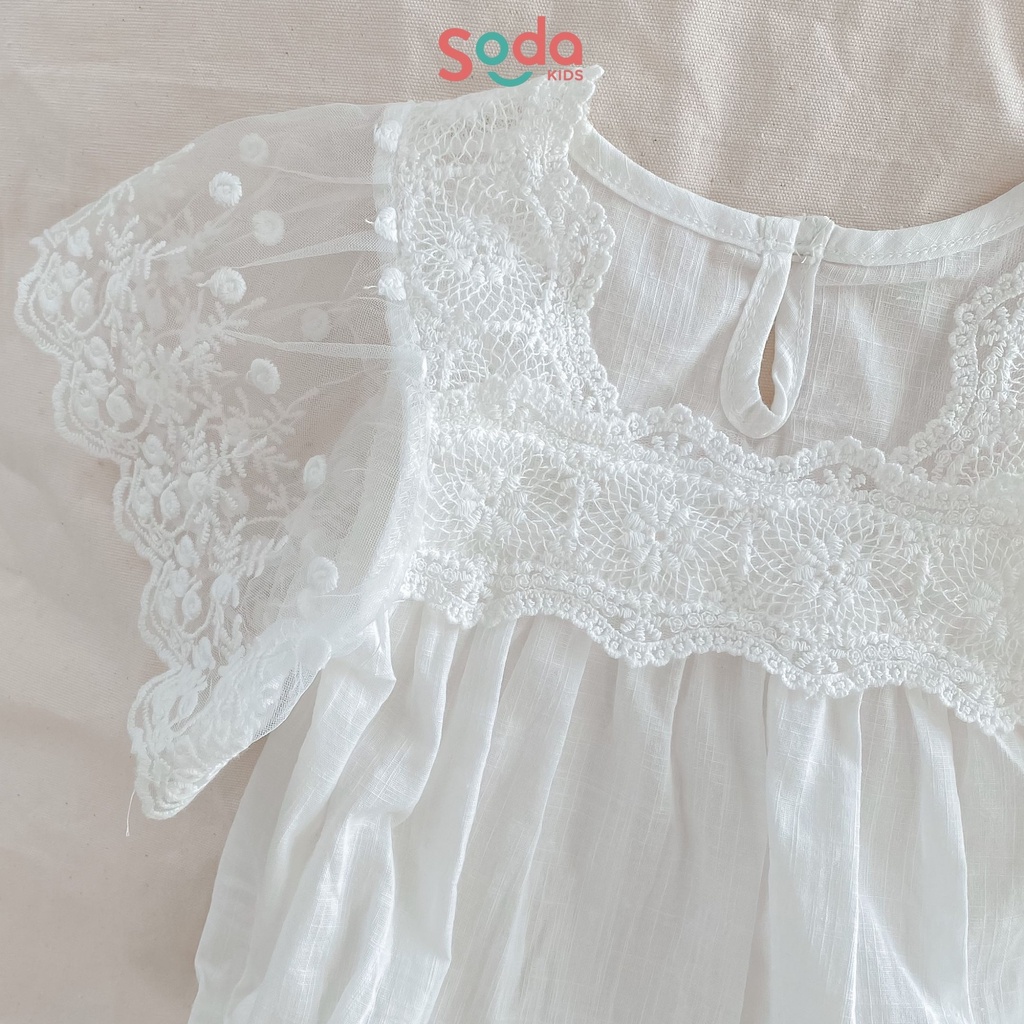 Bộ liền bé gái SODA KIDS trắng cổ vuông tay ren công chúa, chất liệu thô mềm, mỏng, mát