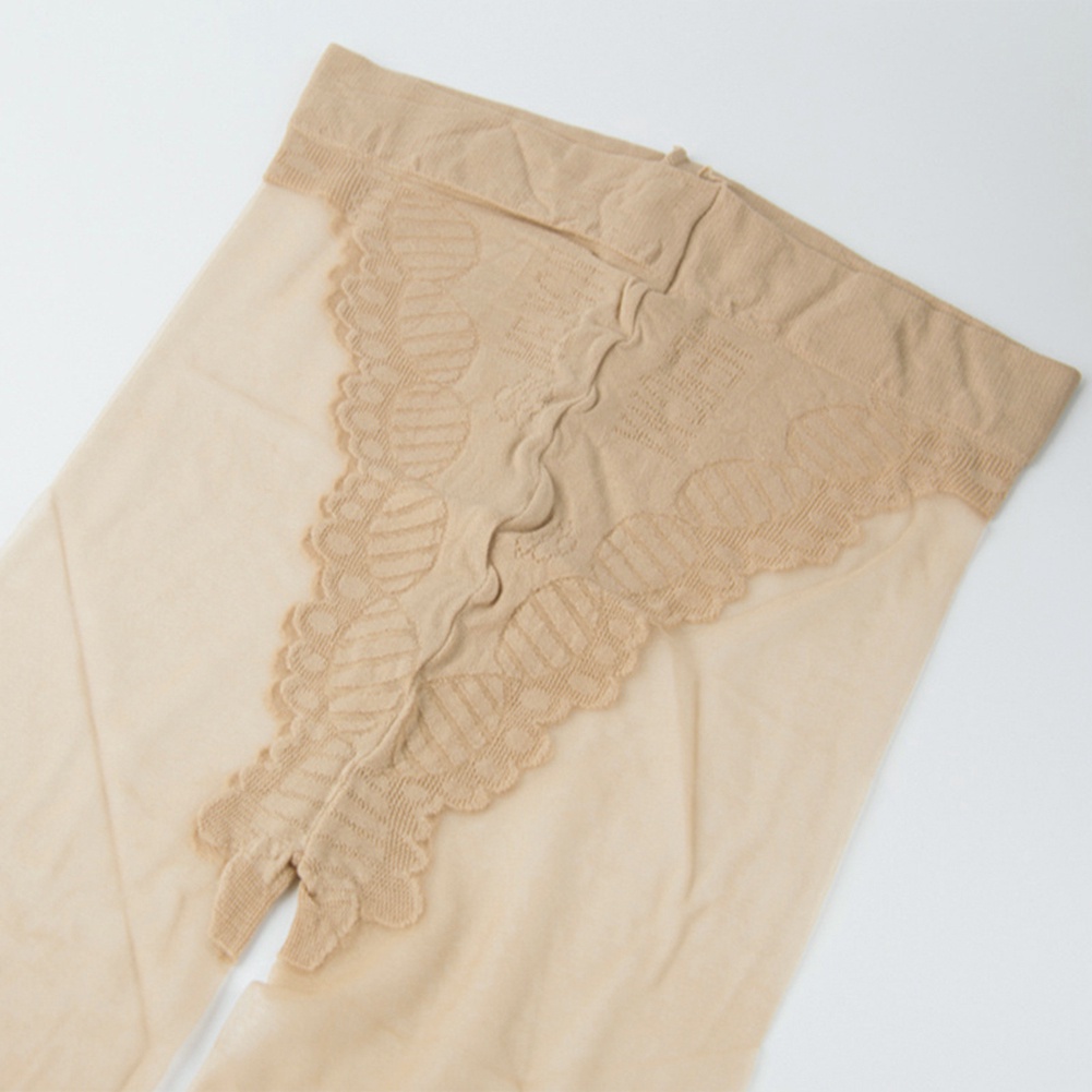 Quần tất lưới kiểu ôm sát làm lộ rõ đường cong gợi cảm cho nữ