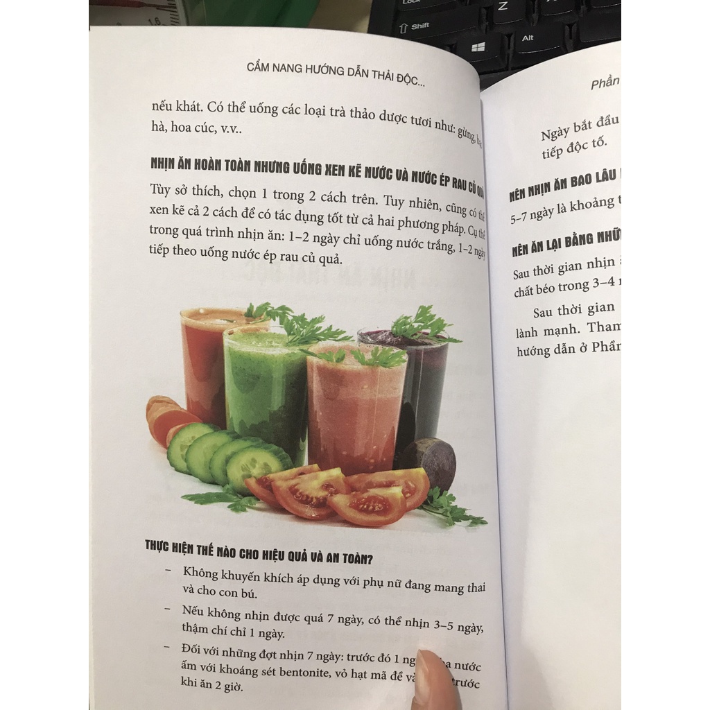 Sách  - Cẩm nang hướng dẫn thải độc và chế độ ăn uống lành mạnh