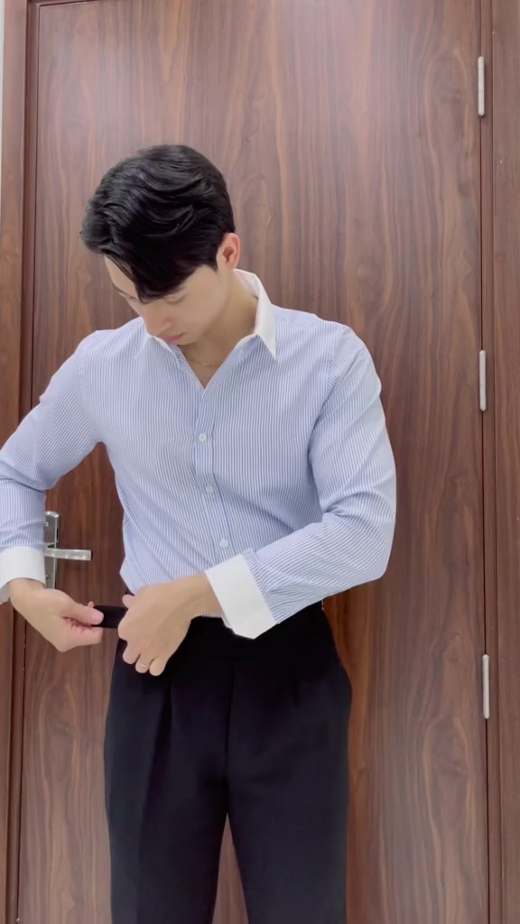 Áo sơ mi nam kẻ sọc xanh trắng hàn quốc công sở phối cổ trắng slimfit vải lụa chống nhăn gấp hộp SMKS | BigBuy360 - bigbuy360.vn