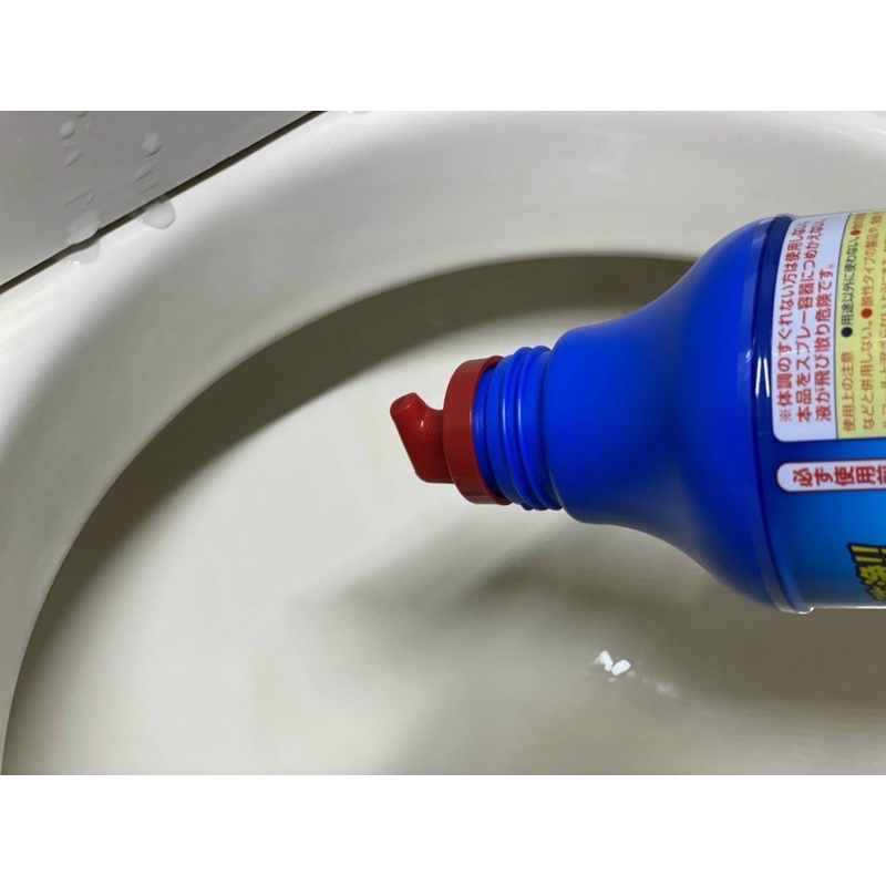 Chai tẩy rửa bồn cầu Toilet Rocket 500ml