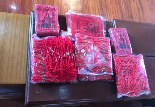 Vòng đỏ may mắn thái lan | BigBuy360 - bigbuy360.vn