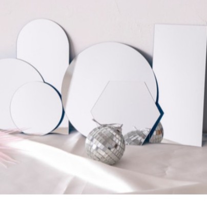 Tấm gương phản chiếu phụ kiện trang trí chụp ảnh lung linh. Kiếng acrylic sáng decor chụp mỹ phẩm, trang sức sang trọng