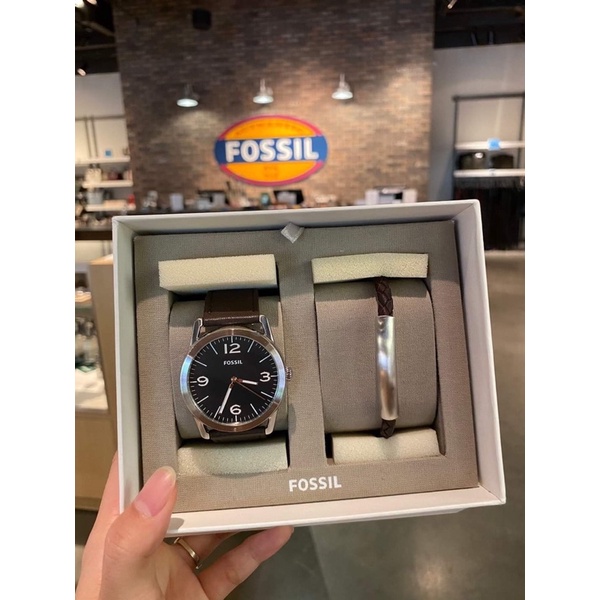 Set đồng hồ nam Fossil gồm 1 đồng hồ + 1 vòng tay, Mặt 42mm, Chống Nước 50m