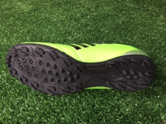 Giày đá bóng Coavu siêu bền