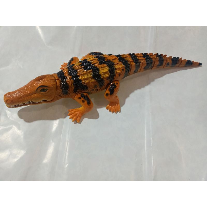 Cá sấu đồ chơi chạy bằng pin có đèn có nhạc cho bé