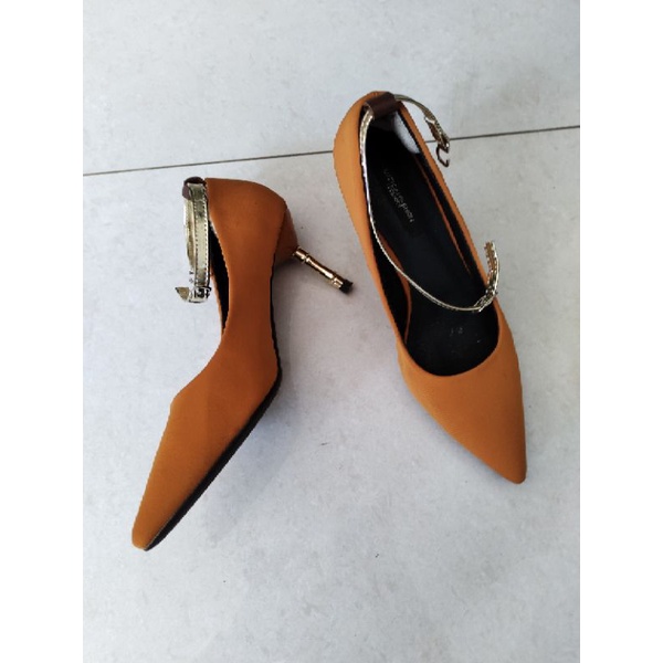 Pass giày gót tre chất vải 6p sz 36