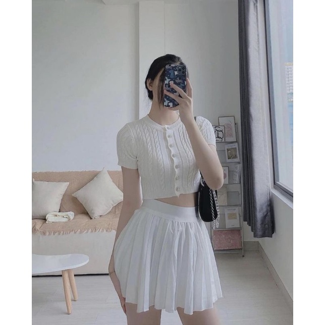 SET CROP GÂN TRẮNG+ CHÂN VÁY XẾP LY