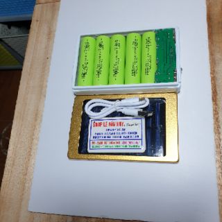 Sạc sự phòng năng lượng mặt trời lắp sẵn
