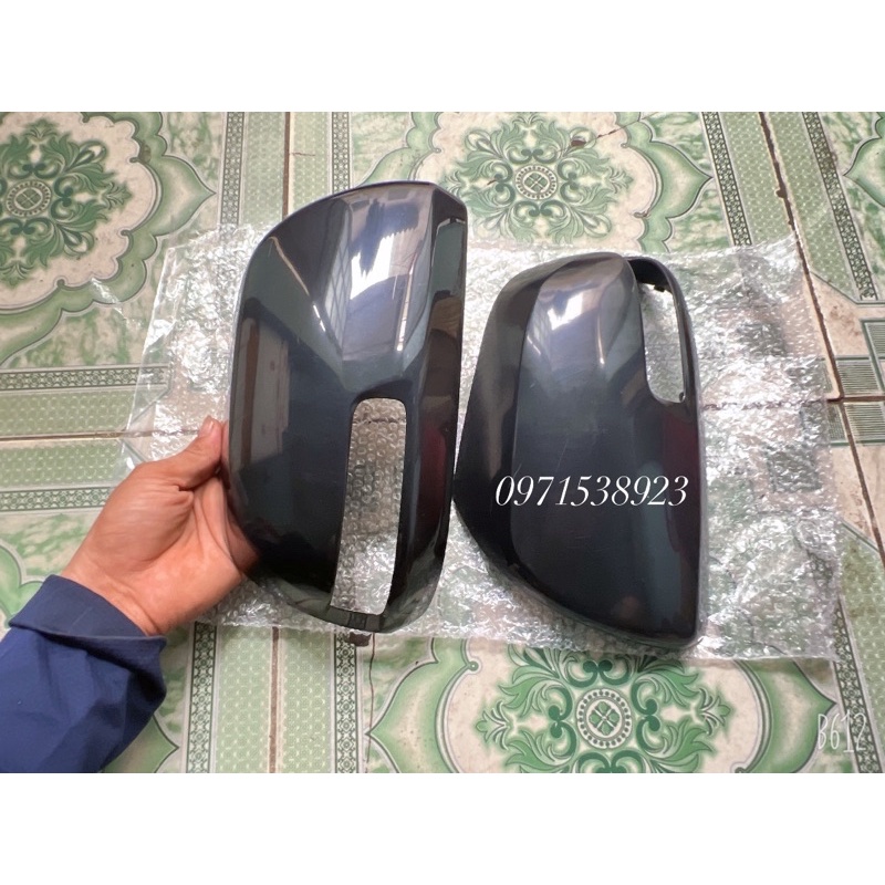 ỐP GƯƠNG CHIẾU HẬU TOYOTA INNOVA HILUX FORTUNER 2012-2016 bản có xi nhan gương
