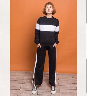 Áo Sweater đen phối trắng
