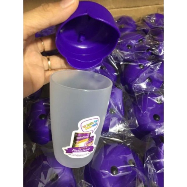 Ly nước hình thú